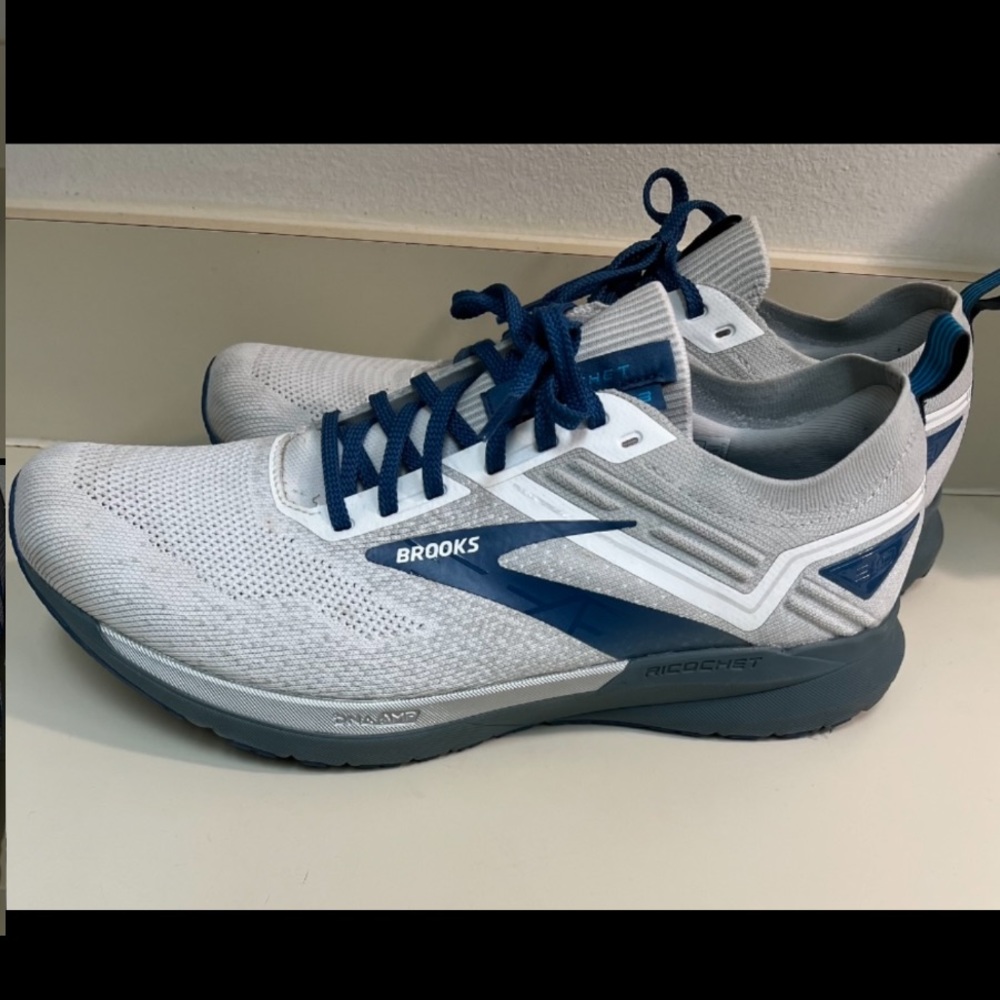 Men’s Brooks Ricochet sneakers, Gray/Blue, Size 14, Pre-Owned